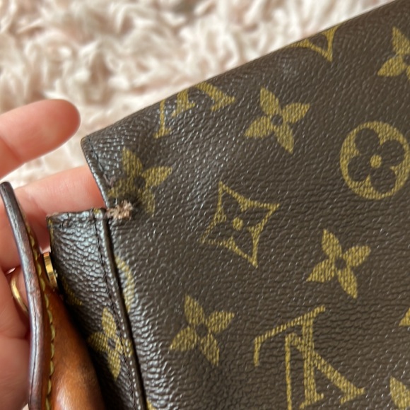 Louis Vuitton Bag - Picture 15 of 17